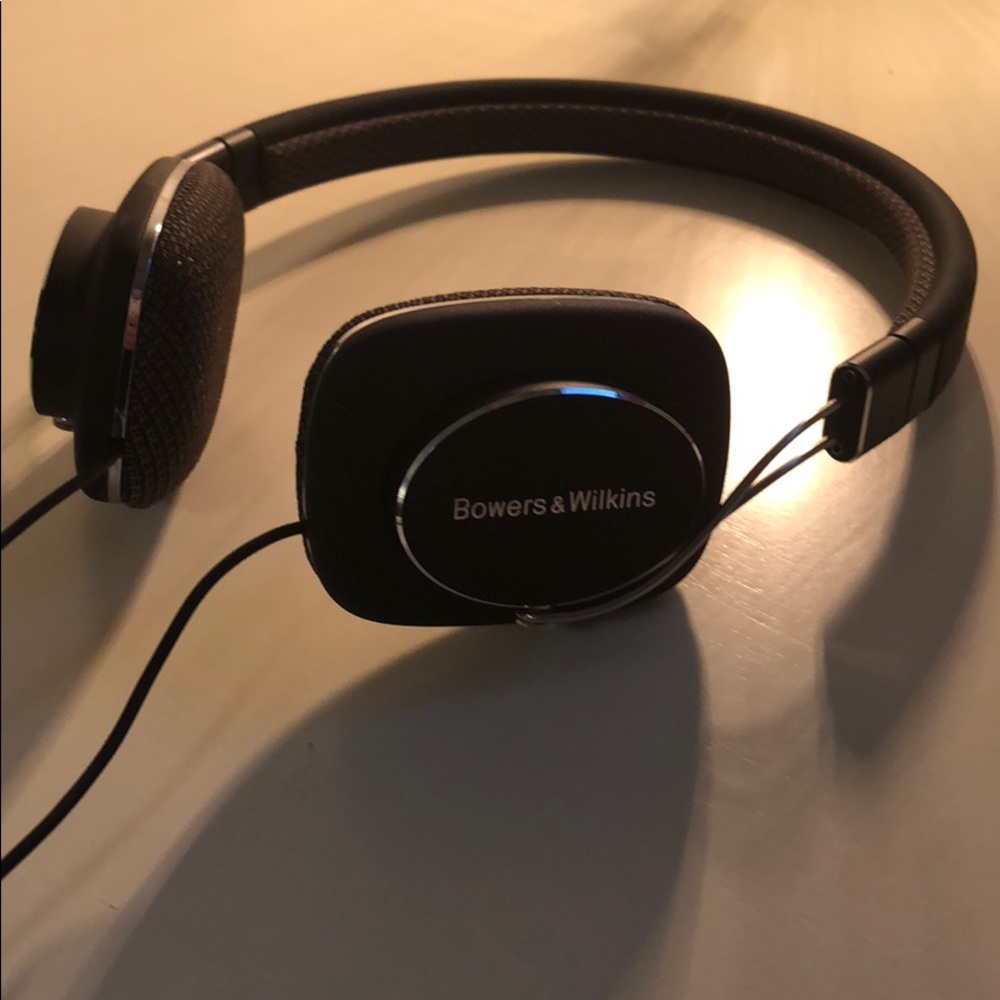 BOWERS AND WILKINS HEADPHONES